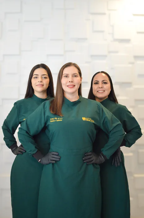 Equipo de especialistas de Dental BioClinic
